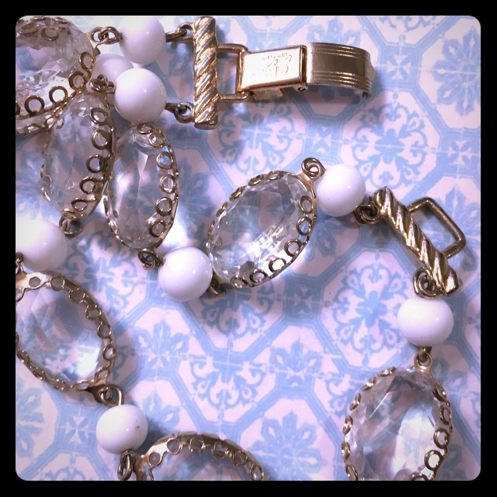Vintage Coro Pegasus Bracelet Clear & white Beads